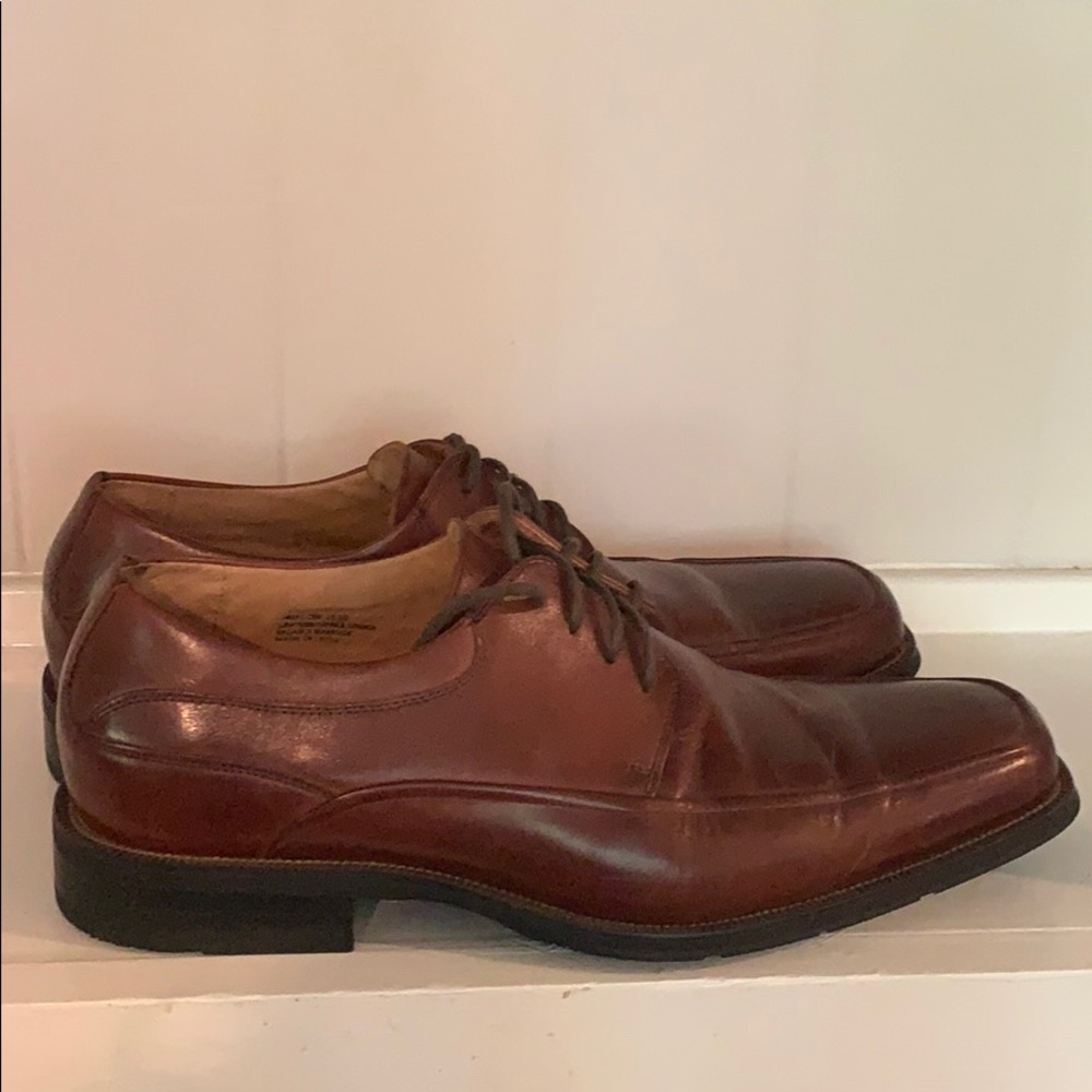 Florsheim cap toe oxfords